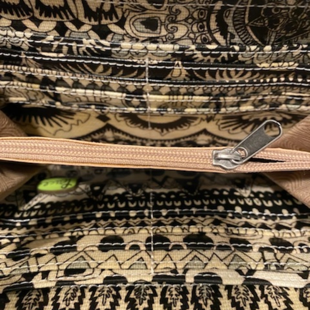 Sack Roots wristlet/wallet. - Picture 4 of 6